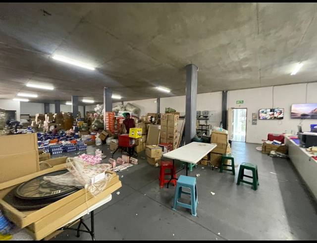 1,000M² WAREHOUSE TO LET IN ORMONDE